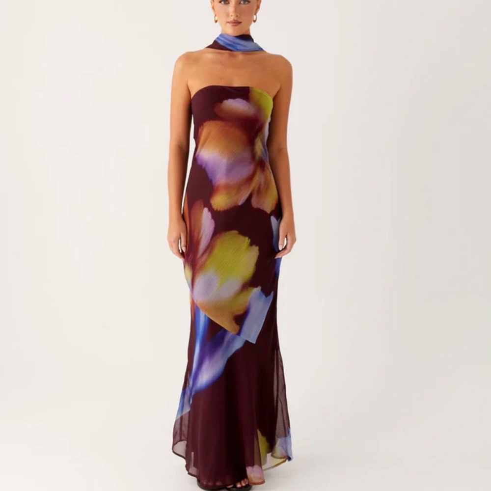 Under The Pagoda Maxi Dress - Dark Floral - Picture 6 of 6